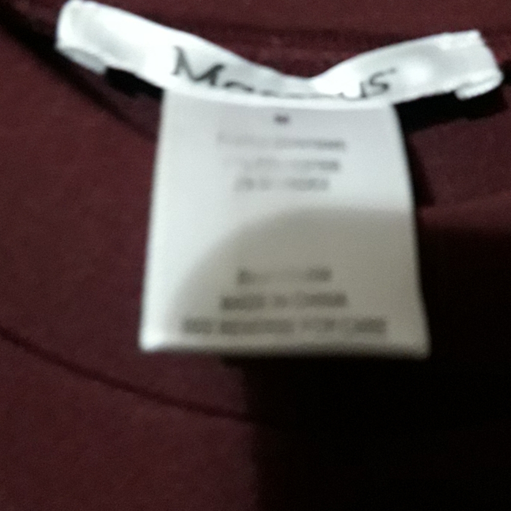 Brand new diagonal cut blouse with long trail - Picture 5 of 8